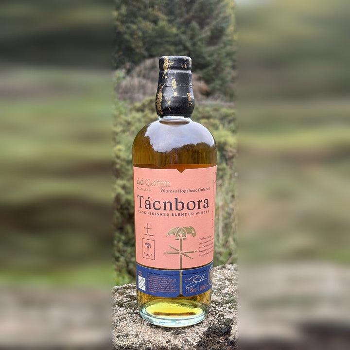Close-up of the Tácnbora Oloroso Hogshead Finished blended whisky label